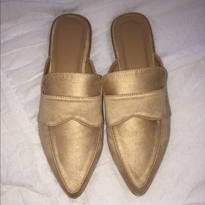 Nude backless mules